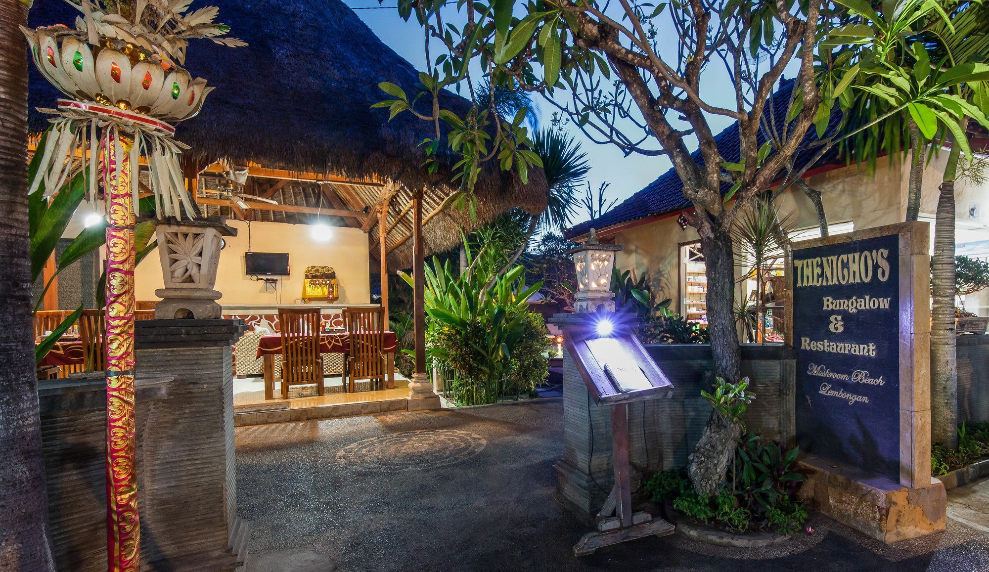 The Nichos Bungalows And Villas Nusa Lembongan Exterior foto
